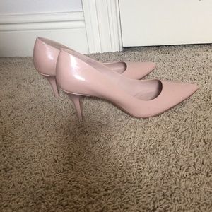 Nude Pumps